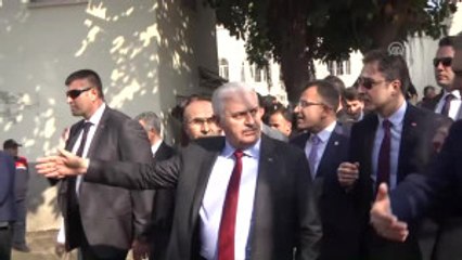 Yıldırım, Cuma Namazını Kıldıktan Sonra Esnafı Ziyaret Etti