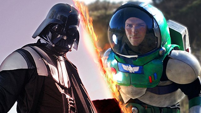 Buzz l'éclair affronte Dark Vador