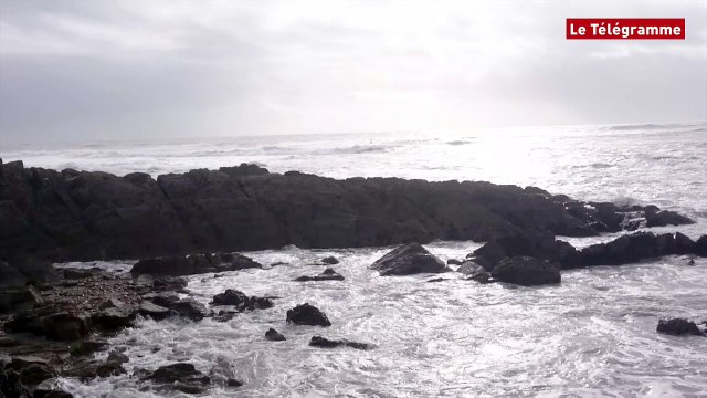 Clohars-Carnoët (29). Grosse mer à Doëlan