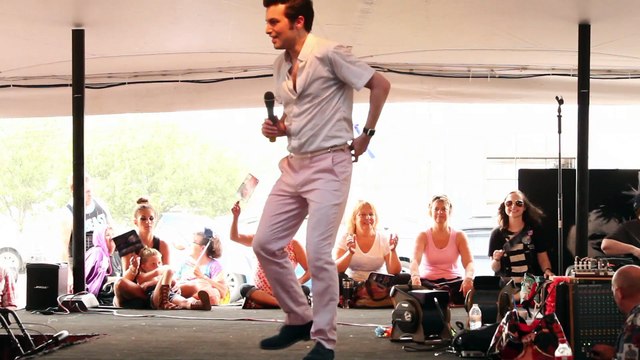 Kavan Hashemian sings 'I Can Help' Elvis Week 2016