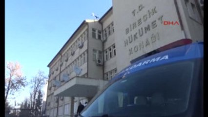 Şanlıurfa Cumhurbaşkanı'na Hakaret ve Terörü Övmekten Tutuklandı