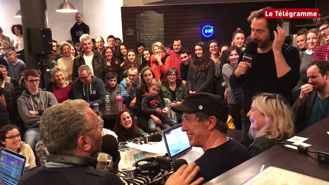 Brest. Edouard Baer a animé sa matinale radio au Quartz