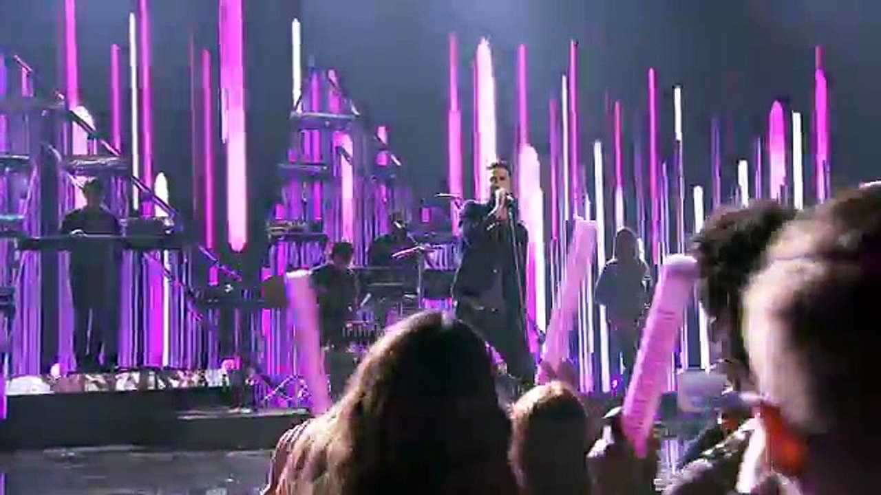 Maroon 5 - Don’t Wanna Know (Live From The American Music Awards/2016) ft. Kendrick Lamar