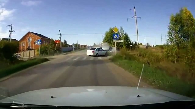 Приколы.ЗАТУПКИ ЗА РУЛЕМ