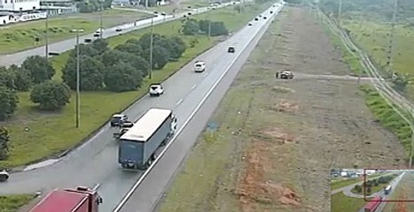 Policial atirou-se na frente de uma carreta ontem na BR -060 samambaia...