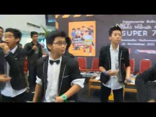 Entertainment News - Boyband Super 7 launching buku
