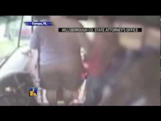 Conductora patea a alumna con capacidades diferentes