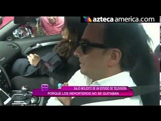 ¡Adal Ramones molesto con la prensa!