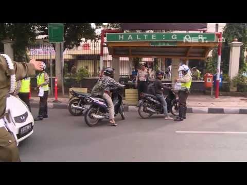 NET12 - Puluhan kendaraan ditilang dalam operasi Zebra di Jakarta