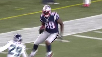 Bennett breaks multiple tackles on 36-yard gain