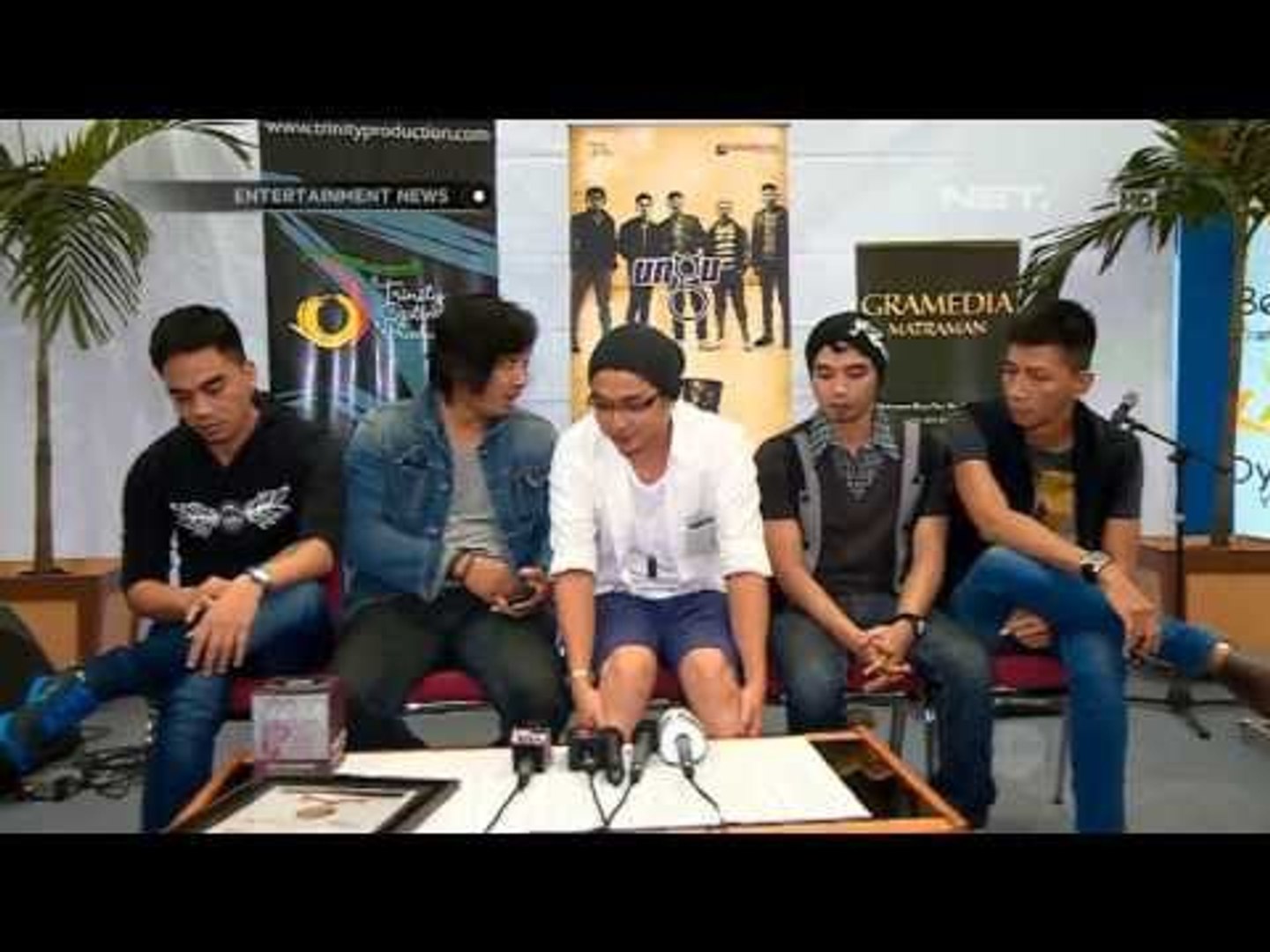 ⁣Entertainment News-Ungu Gelar Book Signing
