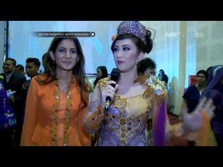 Nafa urbach menguji kebolehannya di catwalk