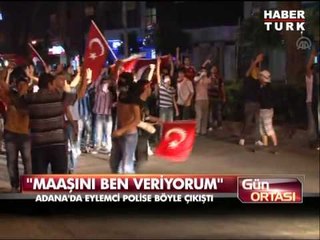 Eylemci ve polis arasındaki garip diyalog