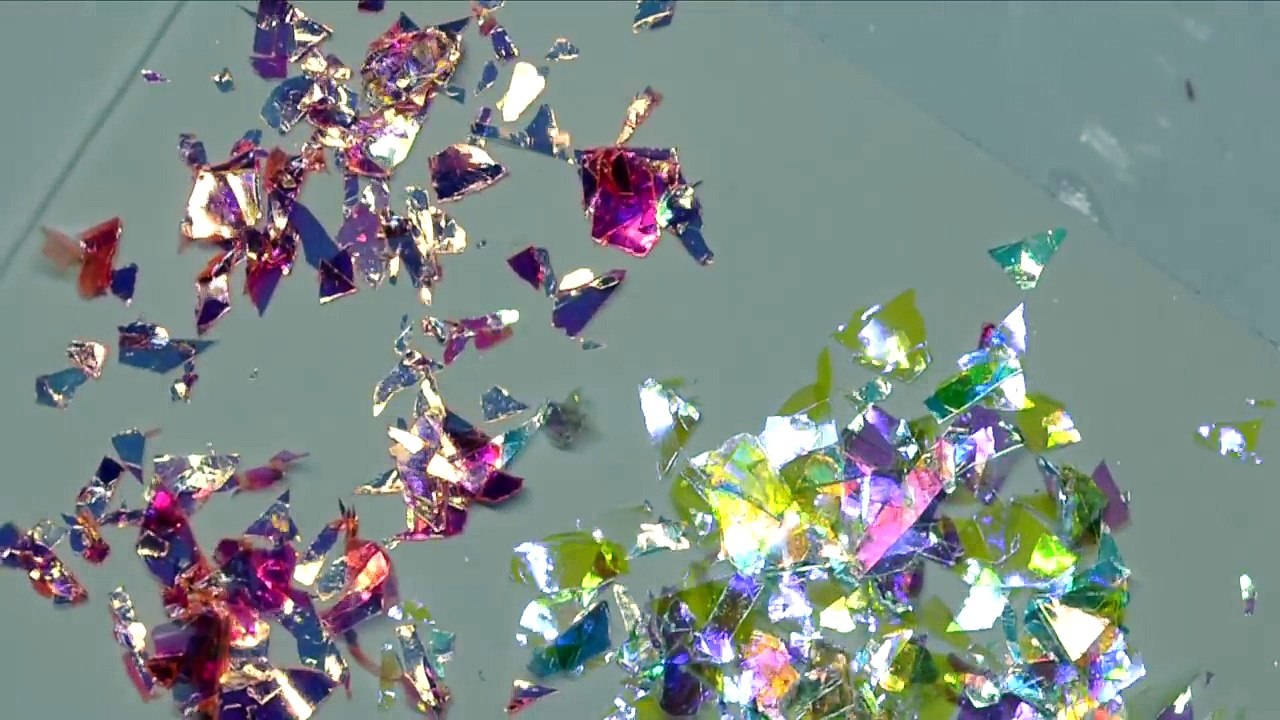 Tuto nail art fleurs de cristal, effet vitrail-oRcqNouuH3o