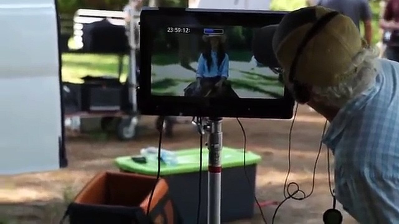 Behind the Scenes Fall 2016-OTx1zDL3_1E