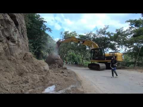 NET5 - Longsor batu besar di jalur Trenggalek