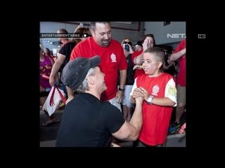 Jon Bonjovi kunjungi anak penderita kanker