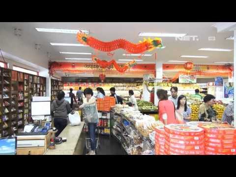 NET24 - Jelang Imlek pedagang pernak pernik Imlek jajakan dagangannya