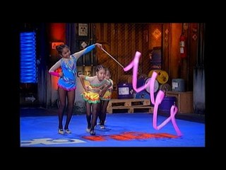 โชว์.. "นาฏศิลป์ยิมนาสติกเด็ก ร.ร.วัดลานนาบุญ" ..{ เกมพันหน้า 15 ธ.ค. 56 }_ part 1