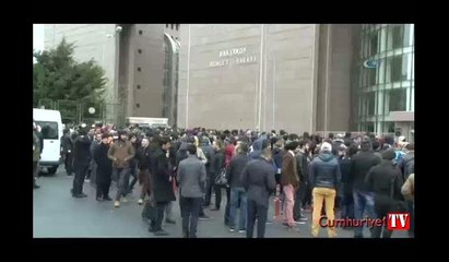 İstanbul Adliyesi önünde katiplik kuyruğu