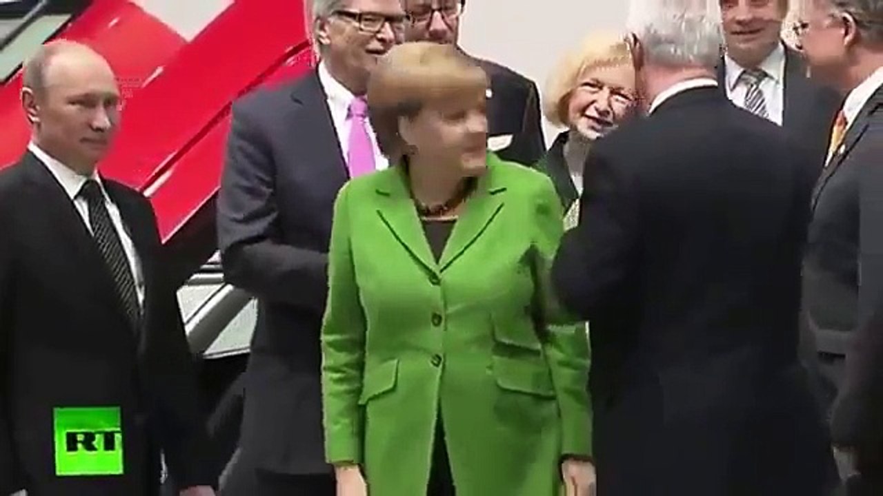 Голые бабы послали в прямом эфире Владимира Владимировича Путина CENSURADO