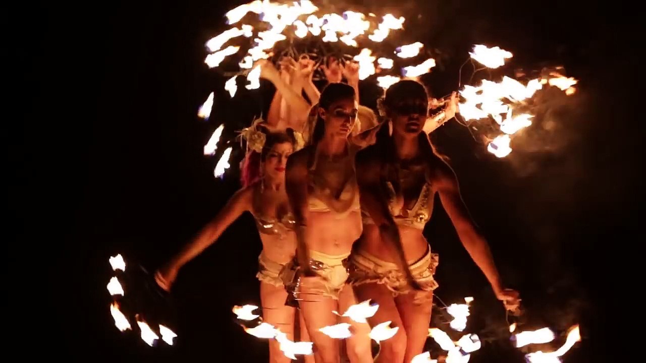 LOVE IN THE FIRE   Fire Dancers  Performers-Cc9BVD_D3BU-HD
