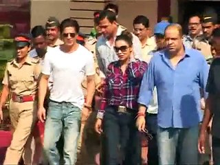 Shahrukh Khan With His Wife Gauri Khan Talks To Media After Vote In Mumbai