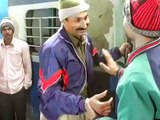 Sharaabi Police Wale ka Drama - Drunked Police Man Makes Laughter