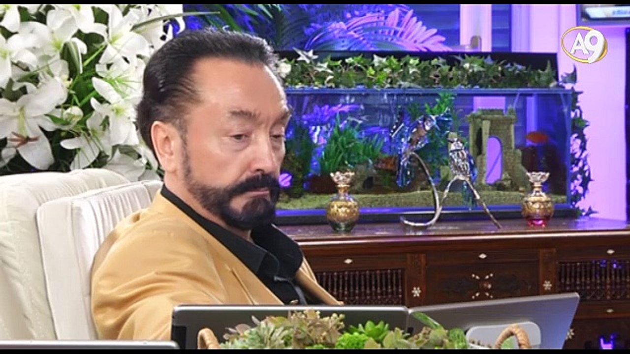 İnsanların Hz. Mehdi (as)’dan imamlığı kabul etmesini ısrarla talep etmesi, Mehdi’nin tevazusunu gösterir.