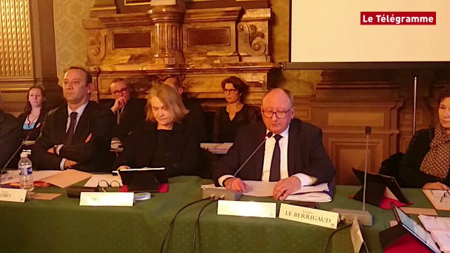 Vannes. Un conseil municipal houleux et « historique »