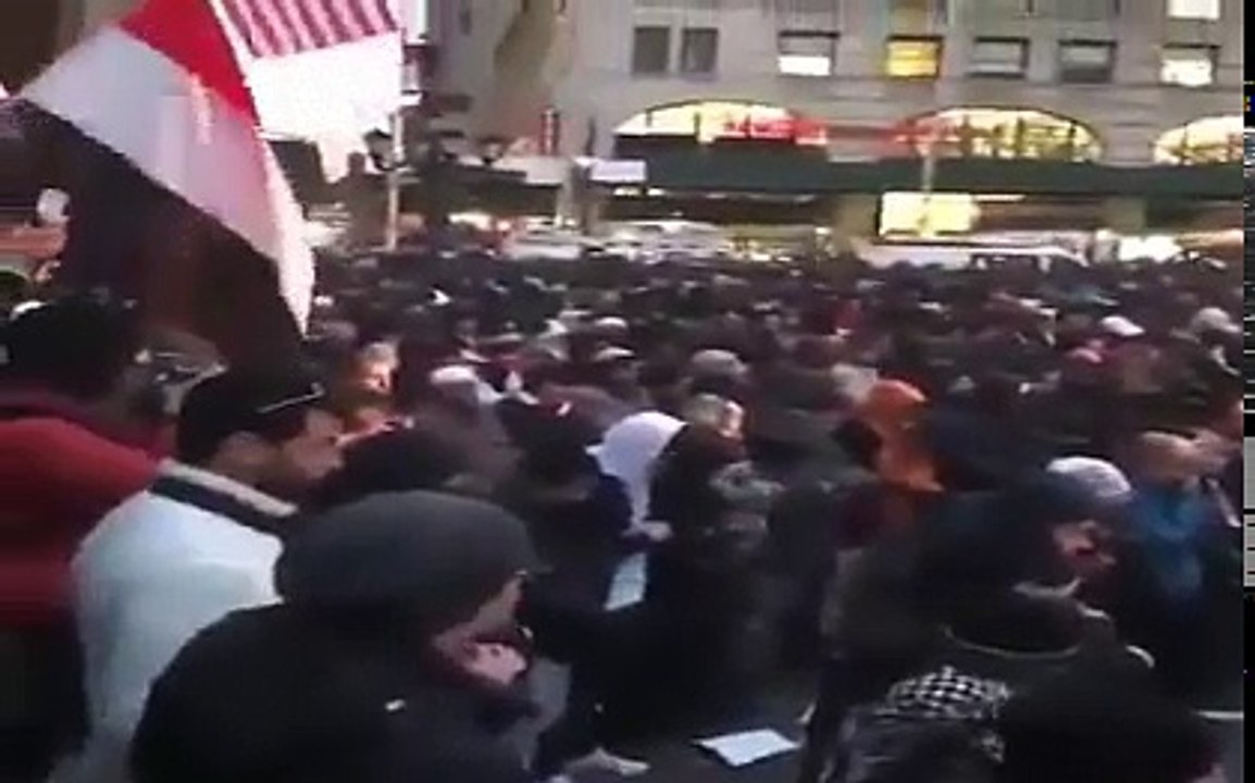 هذه صلاة الجمعة في كلّ شوارع نيويورك بعد قرار ترامب بتضييق الخناق على المسلمين