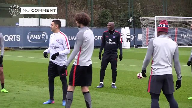 Rabiot prend un petit pont et se fait ridiculiser pendant l'entrainement du PSG