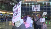 Giudice di Seattle blocca il divieto di Trump, gli stranieri interdetti ora entrano
