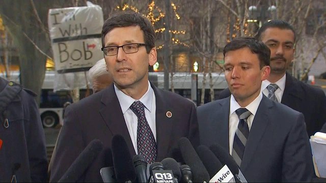 US: Federal judge temporarily lifts Trump’s travel ban