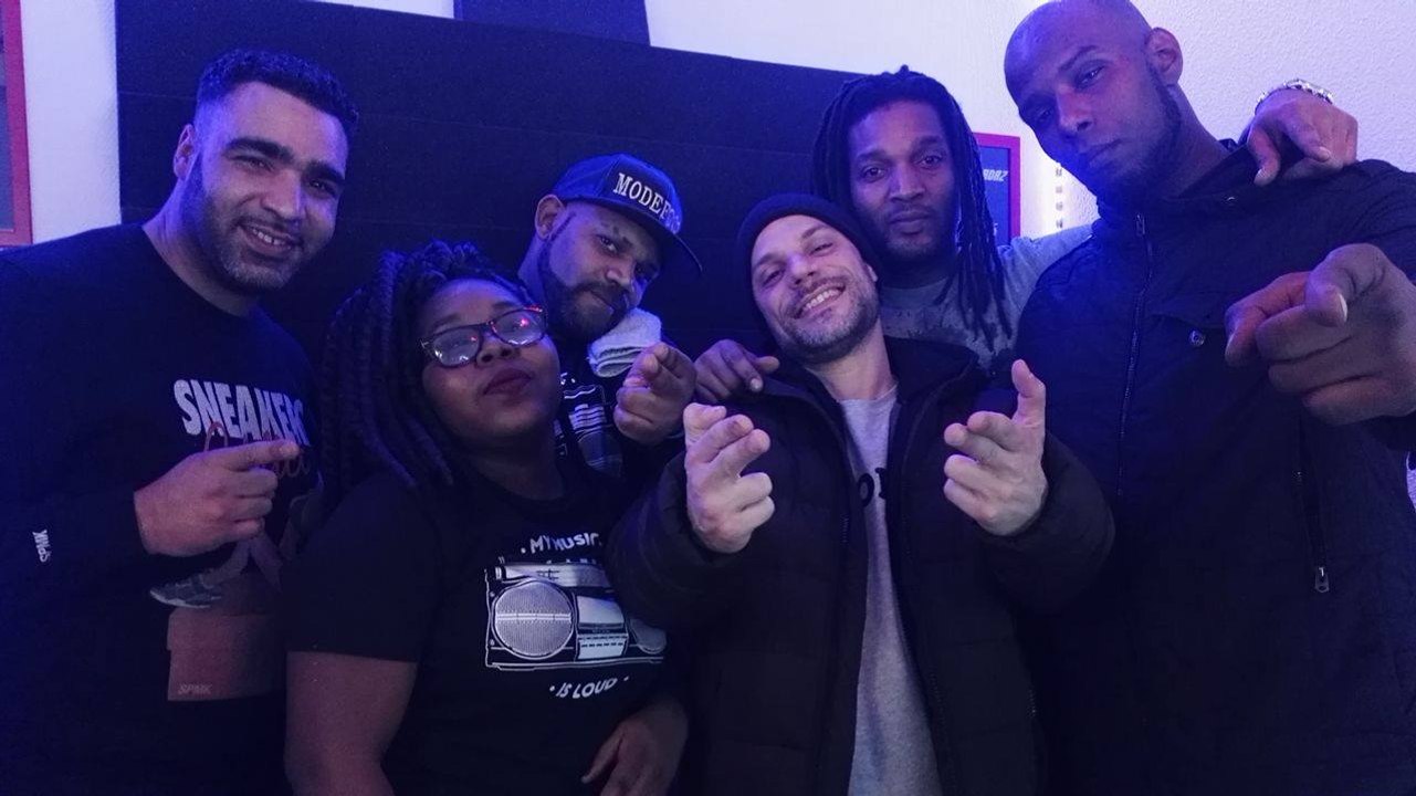 Space Invadaz radio show #21 by Gravity Sound - Guest Djay-pierre & Selecta Chanou - 04 FEV 2016