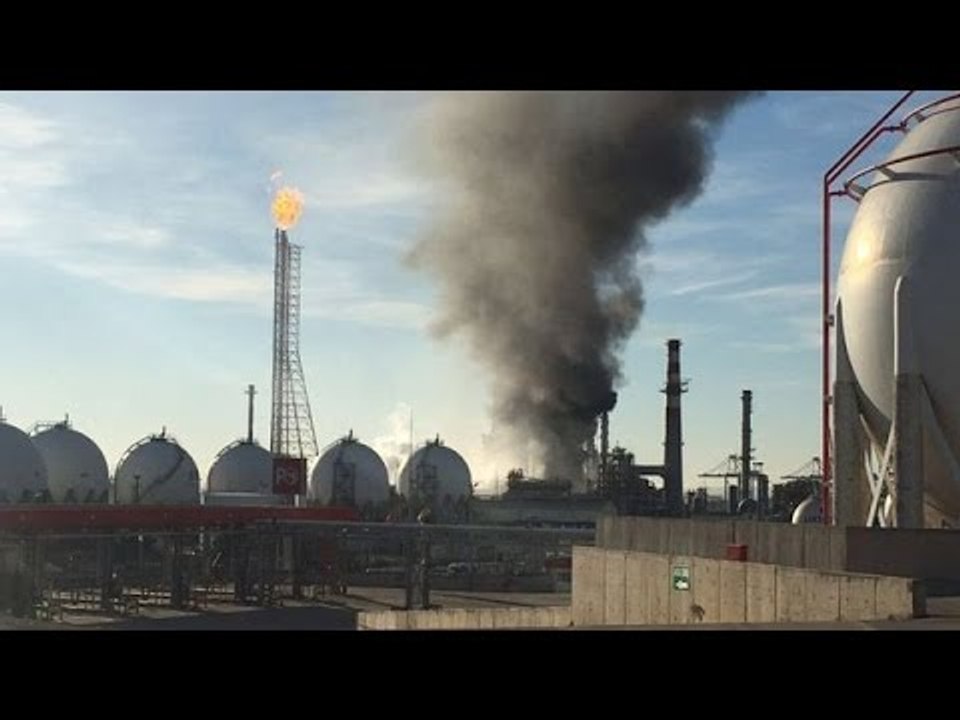 Kocaeli'deki Tüpraş Rafinerisi'nde yangın çıktı