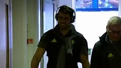 Diego Costa se prend un énorme vent par deux vigiles de Stamford Bridge