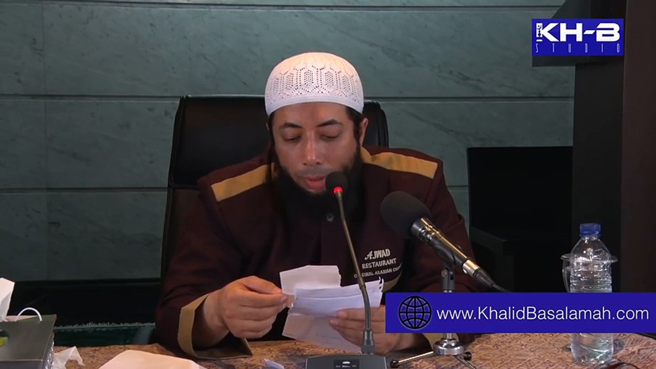 Hukum Sujud Sungkem Kepada Orang Tua. Tanya Jawab Khalid Basalamah