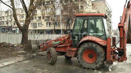 Muri do të rrënohet, e pak metra më tutje do të ndërtohet një strukturë tjetër