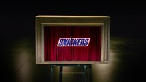 Les pubs du Superbowl 2017 - Snickers Live Curtains