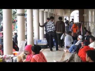 Tải video: Masjid Raya Bandung Jadi Primadona Destinasi Ngabuburit Warga -NET12