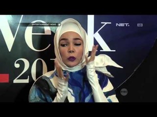 Video herunterladen: Dewi Sandra dan Andien Lebih Percaya Diri Merias Wajah Sendiri