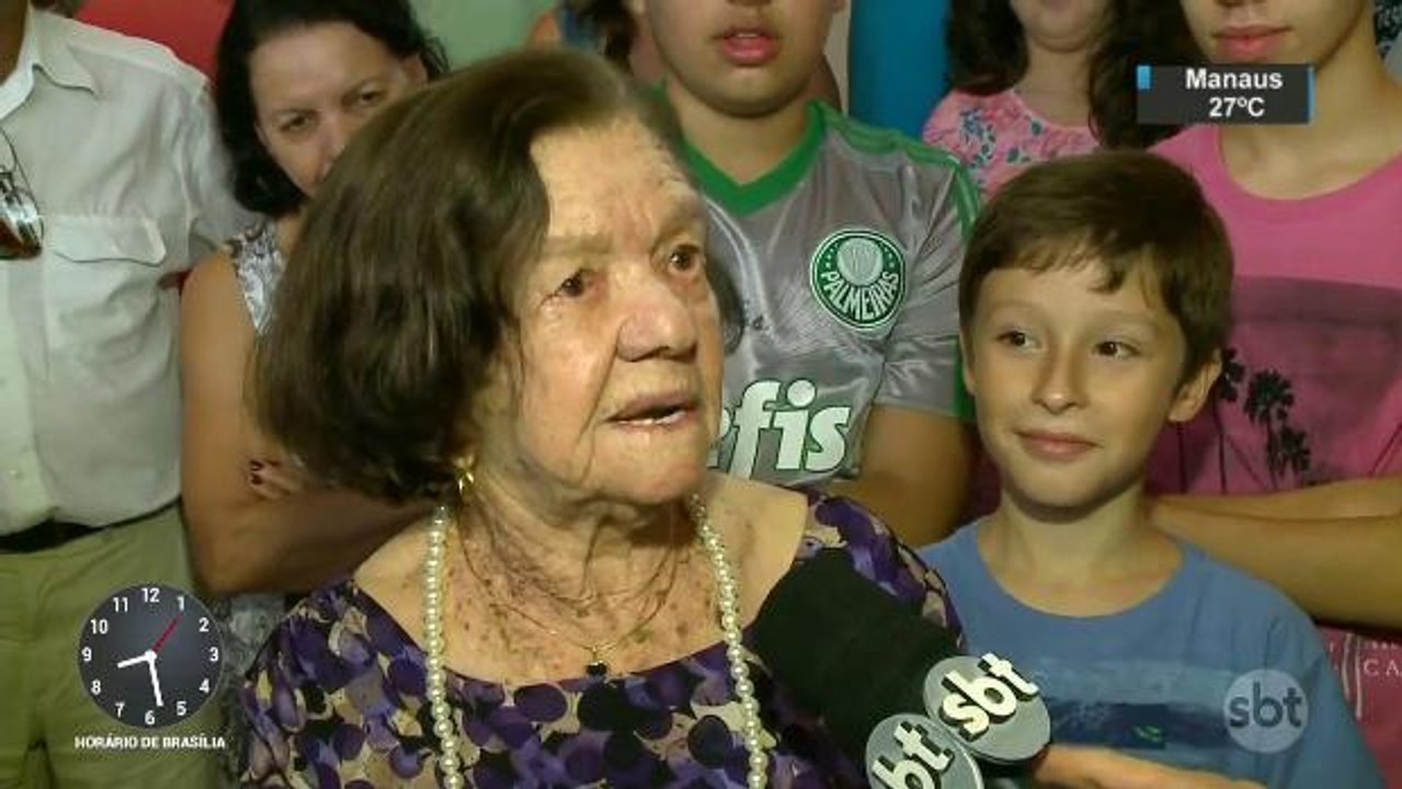Em Brasília, mineira comemora 100 anos com muita música e alegria