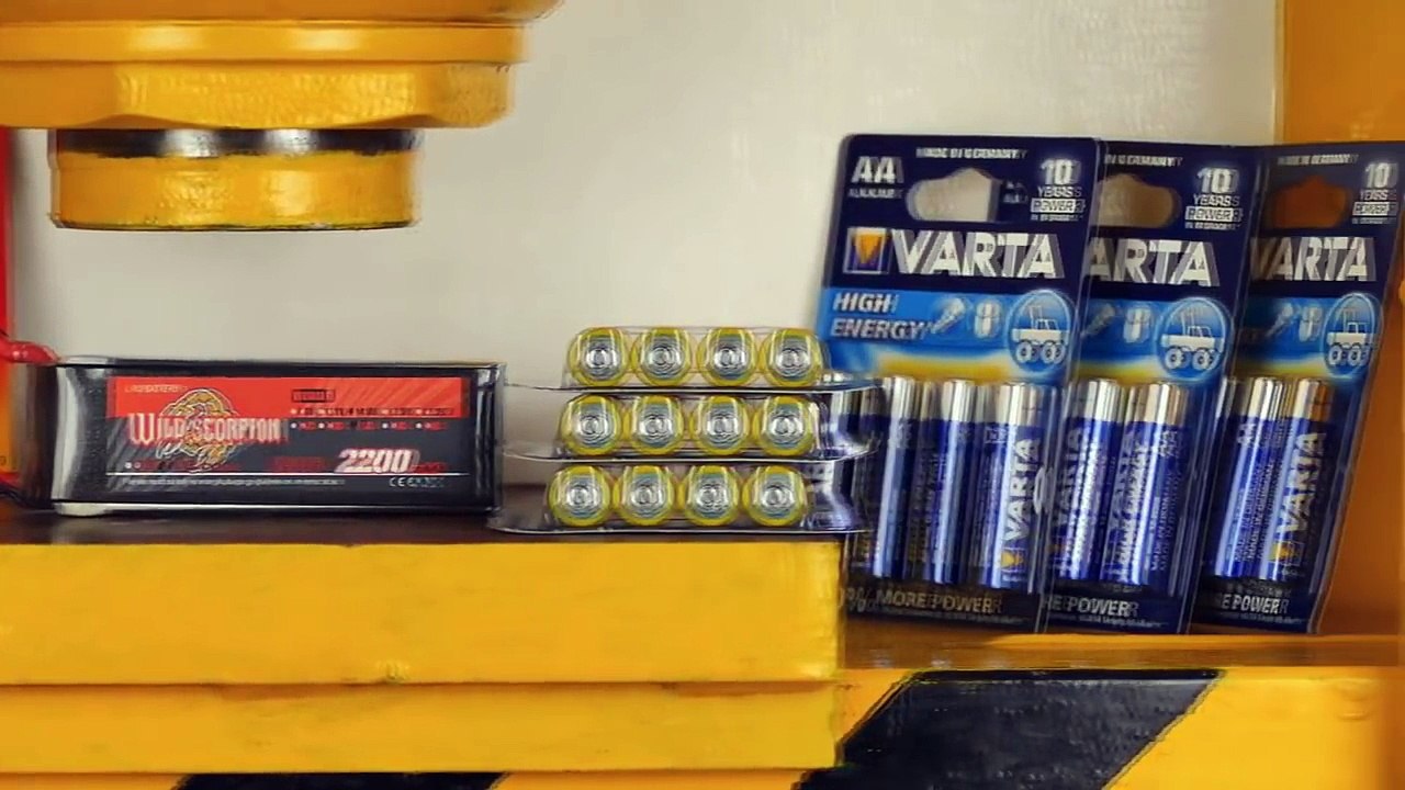 ГИДРАВЛИЧЕСКИЙ ПРЕСС VS БАТАРЕЙКИ |ЧТО СТАЛО С..