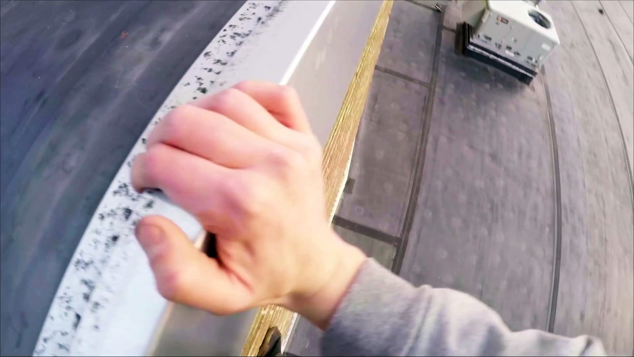 POV PARKOUR VS SECURITY ESCAPE SCHOOL ROOF !!