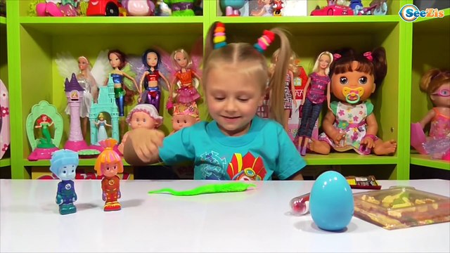 ✔ ФИКСИКИ. Симка, Нолик и Ярослава открывают игрушки сюрпризы. Видео для детей. Tiki Taki Cook ✔