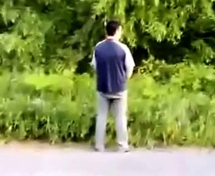 Удачно сходил в кустики!Смотреть всем