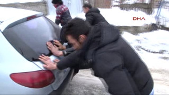 Artvin Şavşat'ta Kar Güreşleri Nefes Kesti