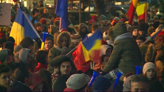 Romania to scrap corruption decree after mass protests