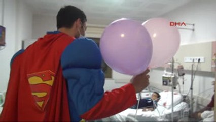 Mersin Masal Kahramanlarından Kanserli Çocuklara Tebessüm